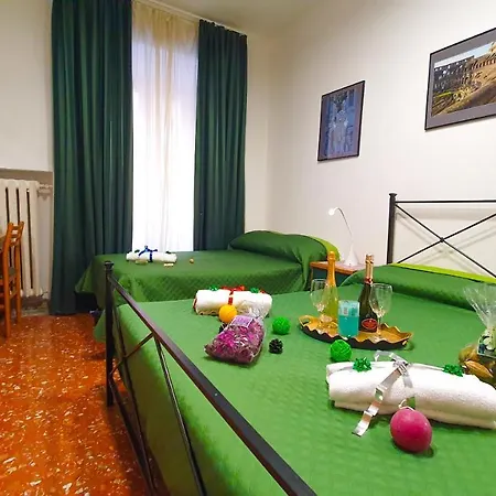 La Casa Verde - Free Secure Parking If You Book 3 Nights Vendégház Róma