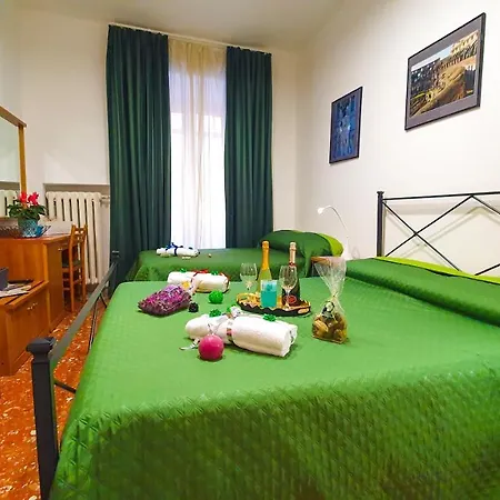 La Casa Verde - Free Secure Parking If You Book 3 Nights Vendégház *