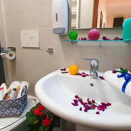 La Casa Verde - Free Secure Parking If You Book 3 Nights Vendégház