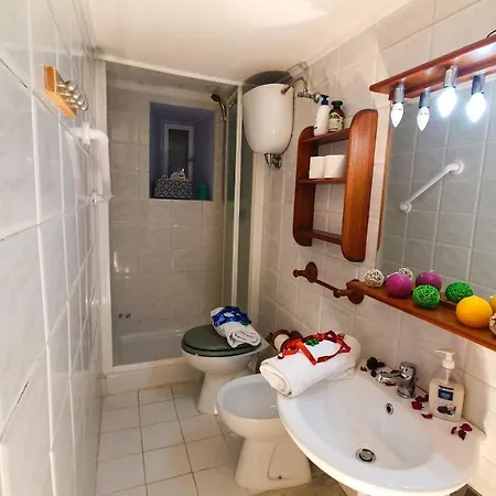 La Casa Verde - Free Secure Parking If You Book 3 Nights Vendégház